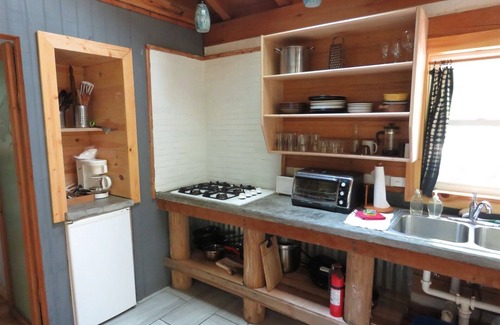 Stanton Cabin | Sycamore Rustic Log Cabin: Compact Cabin w/the Essentials For Your Vacation