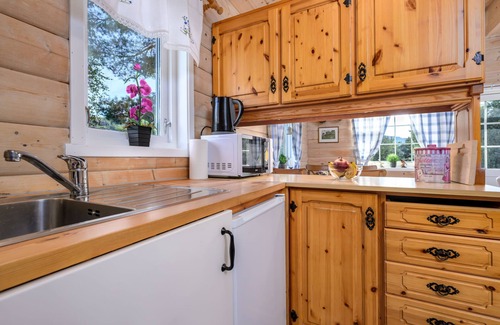 Fjaler House | Synnøve by Interhome