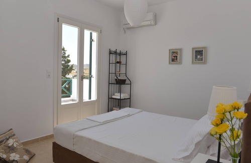 Megas Gialos House | Syros Summer House (Green)