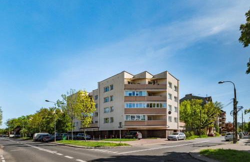Grochow Apartment | Szaserów 47-49 by Homeprime
