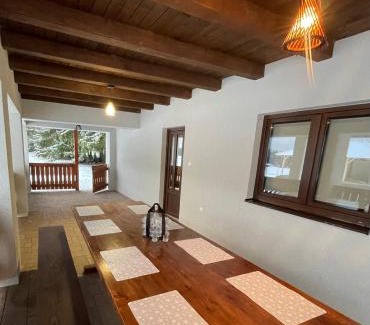 Lupeni House | Szencsedi kulcsosház medencével