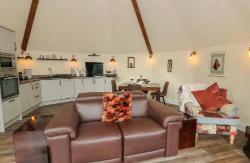 Cribyn House | Tŷ Crwn