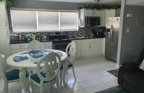 Freeport Apartment | T&B Comfortable Cozy Condon