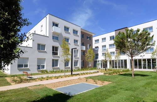 Fontaine Lestang-Bagatelle-Papus-Tabar-Bordelongue House | T1 with parking and close to metro A and tram T1 and T2