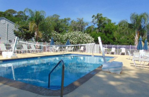 Demere Park Condo | T15 Downstairs with 1 king bed in Ocean Walk