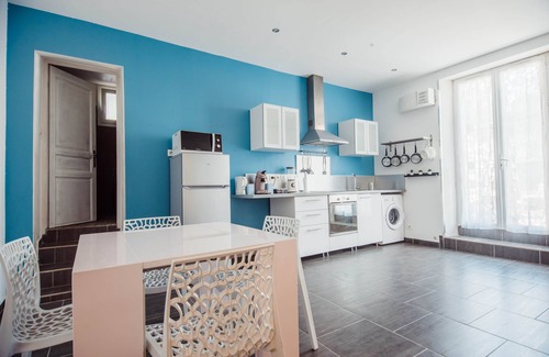 Ollioules Apartment | T2 APARTMENT + LARGE TERRACE +2 PRIVATE PARKING