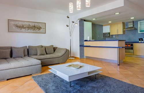 Armacao de Pera Apartment | T2 com Piscina e AC – Praia – by LovelyStay