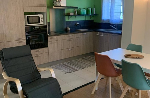 Istres House | T2 house "le Cabanon Joli" ideal for business trips or holidays