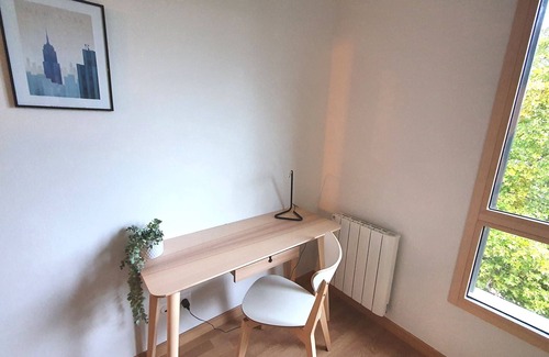 Lyon City Centre Apartment | T2, in a new building, with terrace and garage, view of Parc Blandan