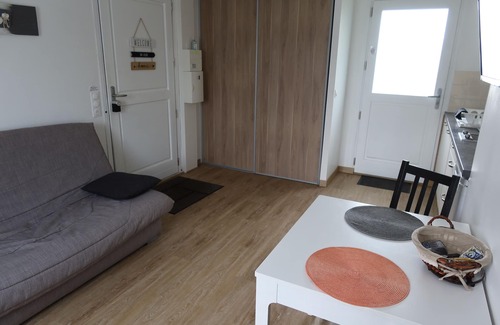 Quincampoix Apartment | T2 in the center of the village, 13kms from Rouen