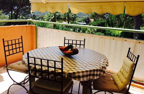 Sainte-Maxime Apartment | T2 of 43m2, air-conditioned, internet, terrace full south without staircase
