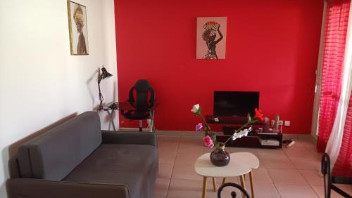 Pointe de la verdure Apartment | T2 Sobre & élégant, Parking privé, Wifi, centre-ville & plages à pied