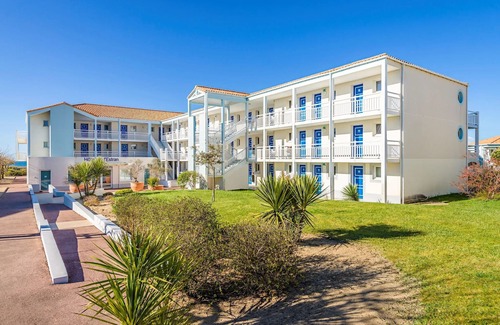 Chateau-d'Olonne Condo | T3 avec vue sur la mer + 2 piscines sur place !