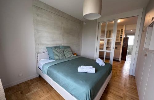 12th Arrondissement Apartment | T3 balcon parking clim 3mn pied metro 8 et T3