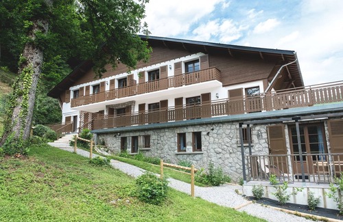 Ax-les-Thermes Apartment | T3 bis 6/8 P- 4 * 300 m SKI private parking sauna balcony gym wifi