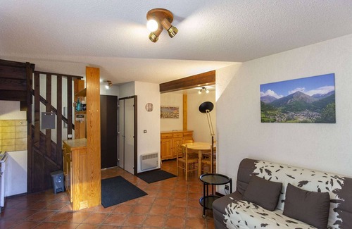 Esquieze-Sere Apartment | T3 Duplex in Esquièze-Sère, balcony, wifi and parking