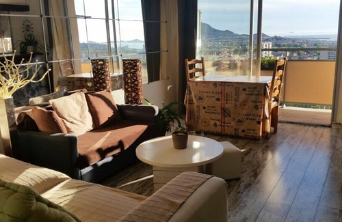 Sainte-Marguerite Apartment | T3 exceptional view of the sea and hills, near the sea and the Vélodrome
