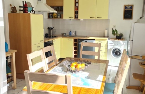Saint-Servan Apartment | T3 quiet and bright, south terrace, secure private parking, shops 200m