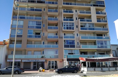 Le Grand Large Apartment | T3 seafront terrace 4 people near downtown private parking