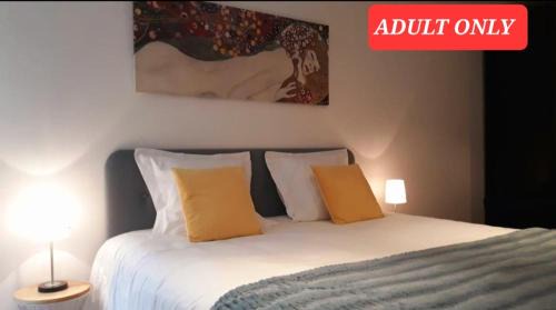 Mons Bed & Breakfast | Table et chambre particulière