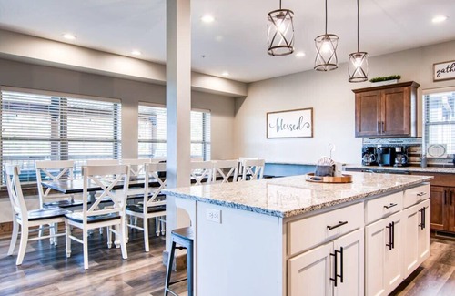 Table Rock House | Table Rock Lake View! Two Community Pools!