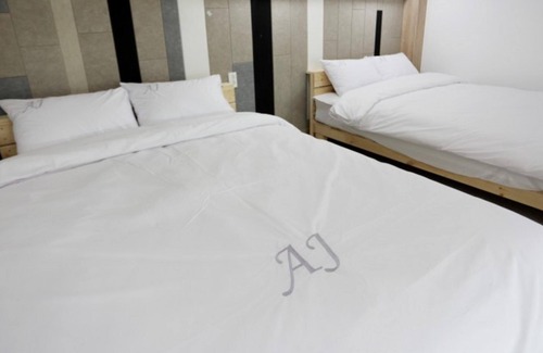 Sanha-ri House | Taean Cheongpodaeajae Pension