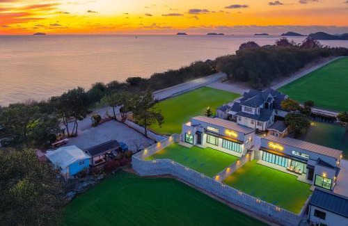 Taean Villa | Taean Dog Day Pet Pool Villa