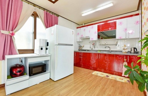 Nam House | Taean Mongsanpo Solmorae Pension