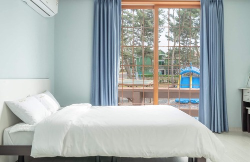 Mongdae House | Taean Mongsanporangbadarang Shim Pension