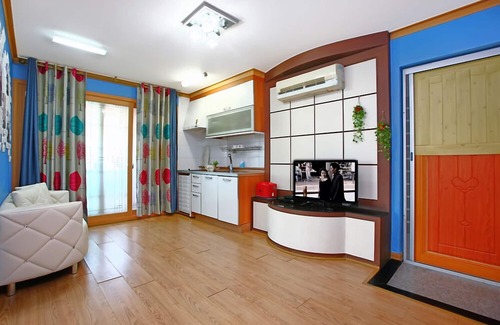 Kkotchi House | Taean Santa Fe Pension