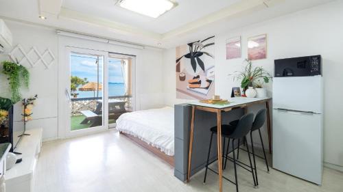 Nam House | Taean Tteulapbada Pension