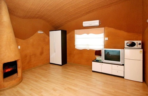 Gonam House | Taean Zzanggu and Youngsim Pension