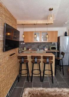 Gabalfa Apartment | Taff Cottage - Cosy home away home