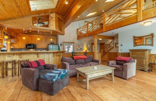 Truckee House | Tahoe Donner w/Private Hot Tub