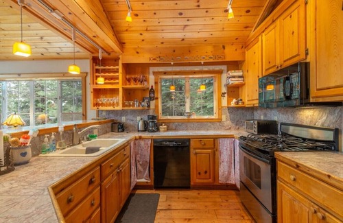 Truckee House | Tahoe Donner w/Private Hot Tub