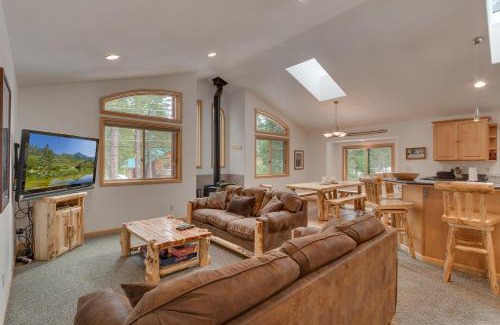 Tahoma House | Tahoma Charm on West Shore - Beautiful Open Concept 3 BR w Private Hot Tub