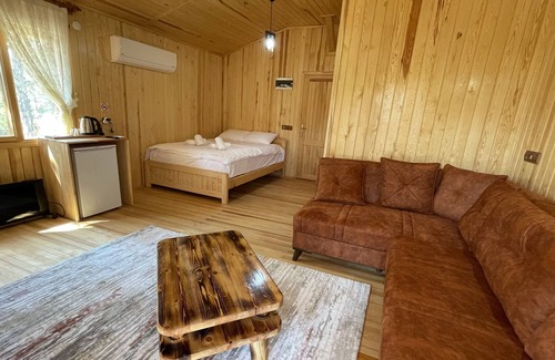 Emet Hotel | Tahtalı Gol Evleri