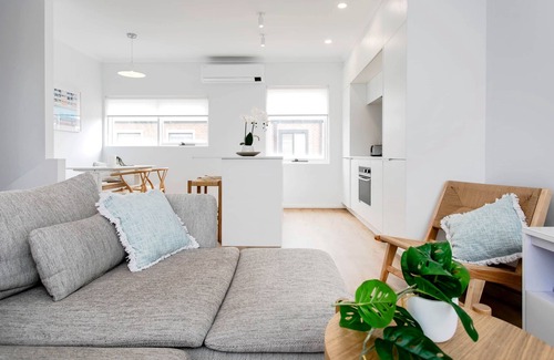 Adelaide Central Business District Apartment | Takana - Chic Guest House in Heart of CBD/2B2B