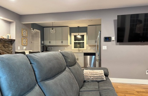 Swartswood House | Take a break and unwind at Plymouth Lakefront Retreat with a Hot Tub
