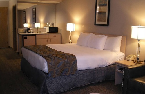 Nampa Hotel | Take An Amazing Vacation! FREE Parking and Indoor Pool, Near Boise Art Museum!