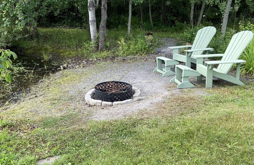 Town of Jerusalem Cottage | Take it easy at this unique and tranquil country cottage.