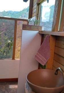 Coffee Triangle Cabin | Tambo 2 Carpintero- Reserva Natural Salto del Buey