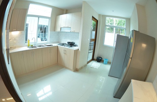 Na Chom Thian Villa | Tamnak Beach House