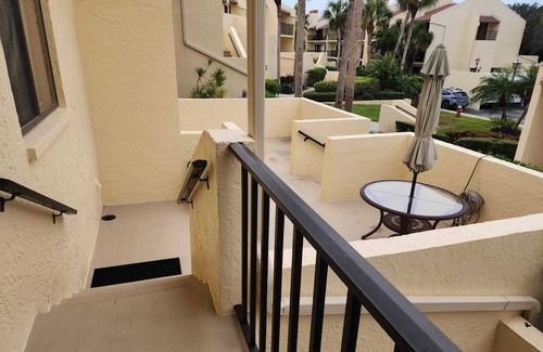 Pinellas Point Condo | Tampa Bay Waterfront Condo 2B-2B heated pool St. Petersburg FL