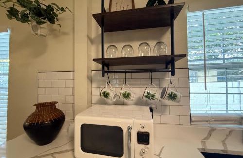 Tampa House | Tampa Jungalow- Pool Oasis