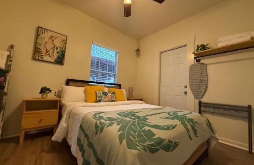 Tampa House | Tampa Jungalow- Pool Oasis