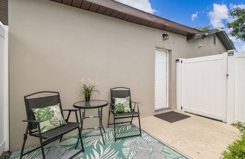 Bearss Plaza House | Tampa Retreat – Perfect Location