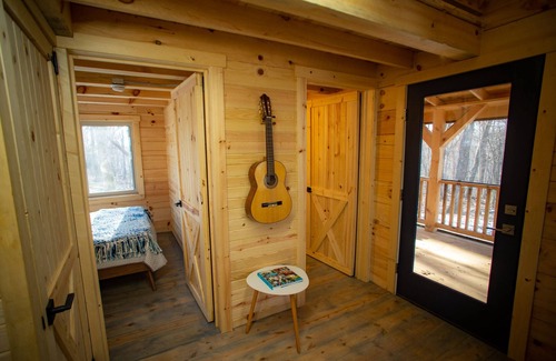 Viroqua Cabin | Tanager cabin at Driftless Creek