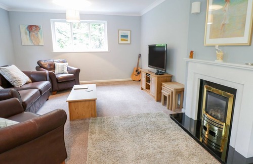 Rhos on Sea Apartment | TANGLEWOOD, family friendly, character holiday cottage in Rhos-On-Sea