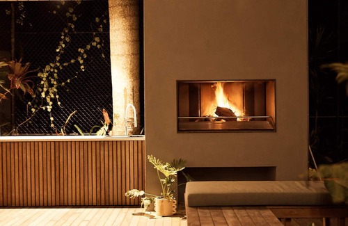 Noosa Heads House | 'Tanglewood' Luxury Architectural Home w/heated magnesium pool